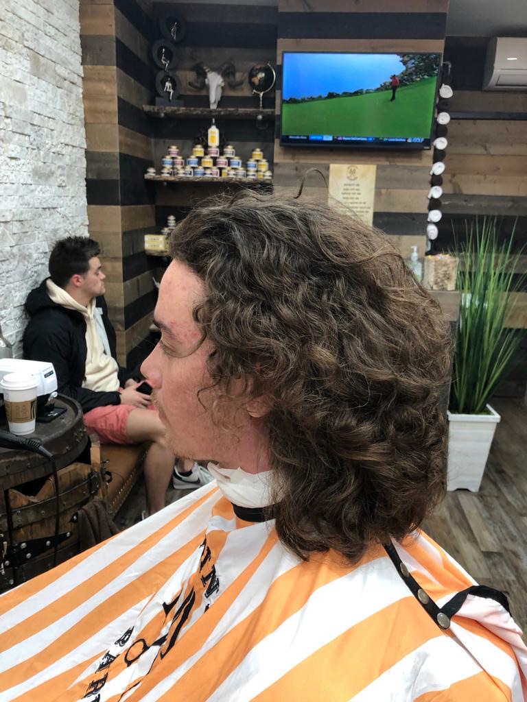 How Seasonal Weather in NYC Influences Men’s Hairstyle Choices